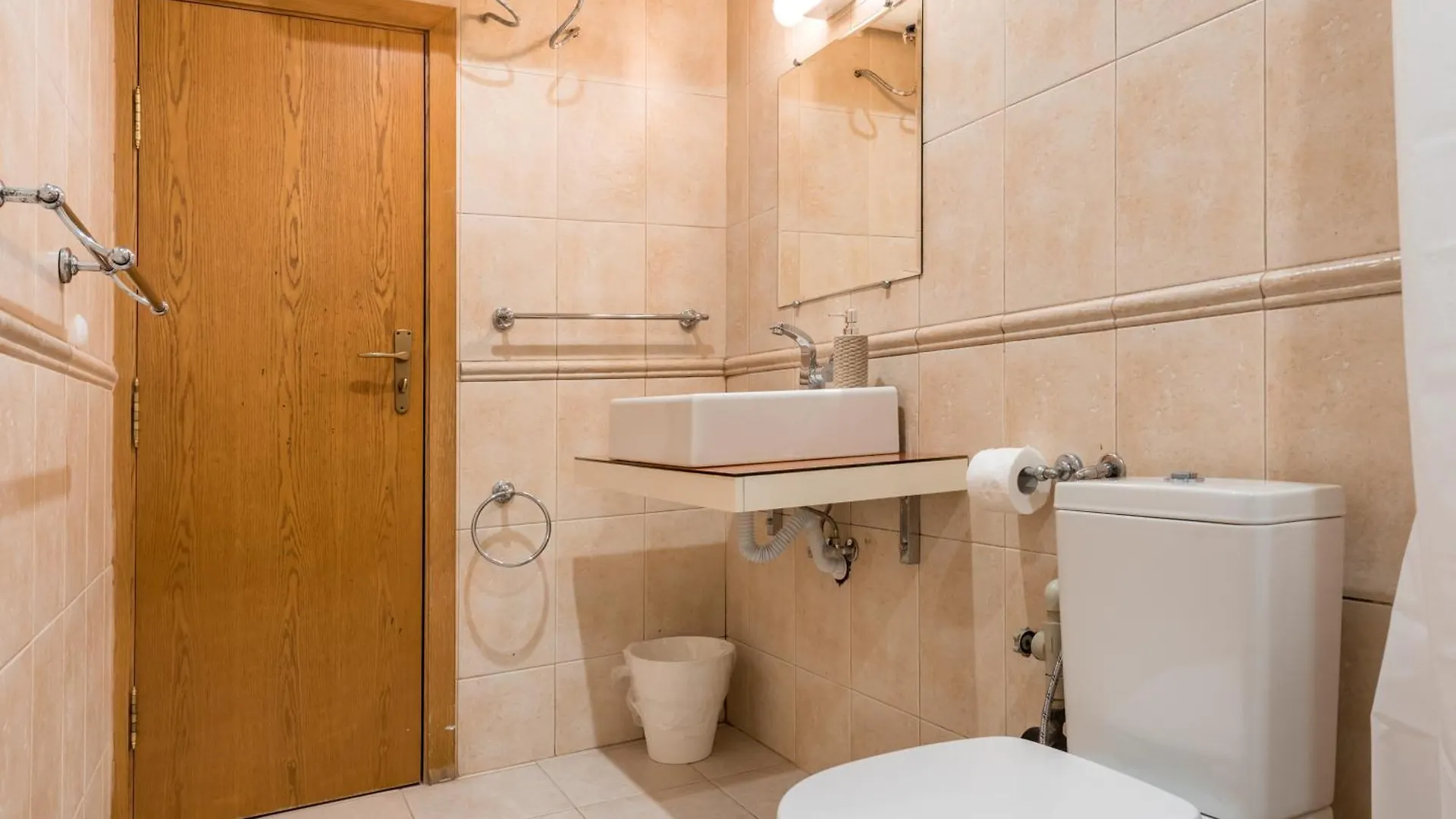 Burov Apartment - Artistic Apartment In The Heart Of Varna Suitable For Up To 4 Guests