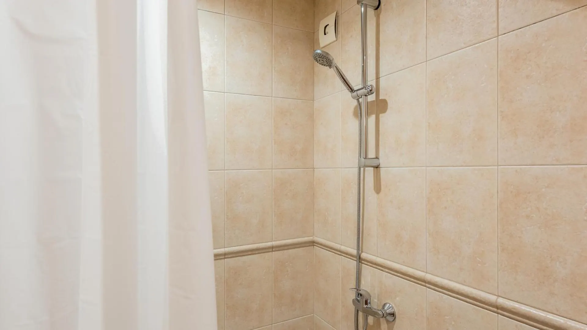Burov Apartment - Artistic Apartment In The Heart Of Varna Suitable For Up To 4 Guests