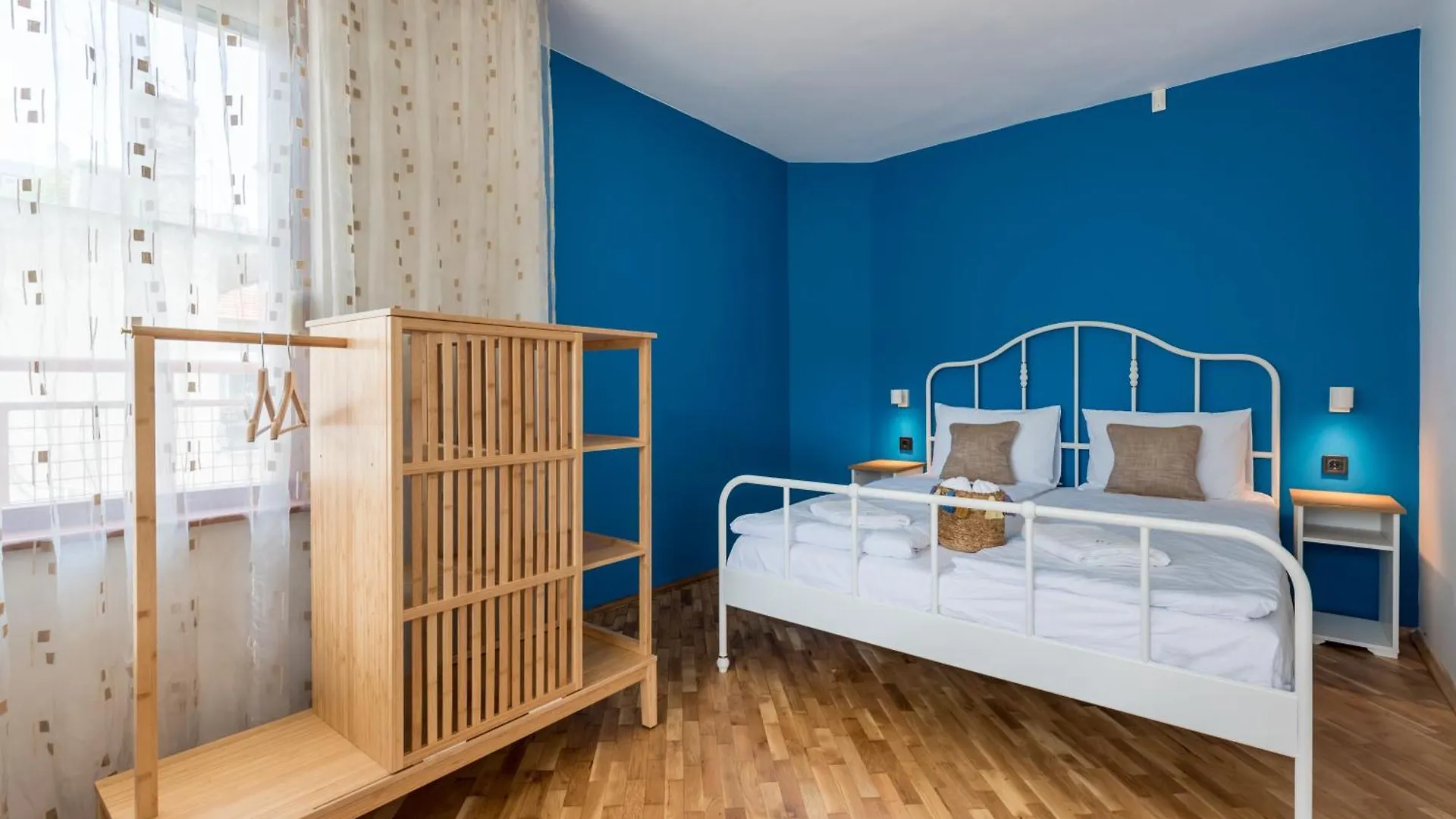 Burov Apartment - Artistic Apartment In The Heart Of Varna Suitable For Up To 4 Guests