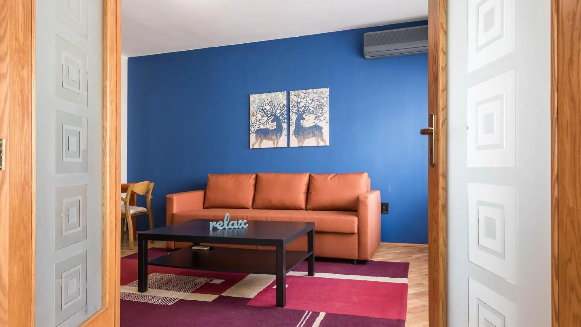 Burov Apartment - Artistic Apartment In The Heart Of Varna Suitable For Up To 4 Guests