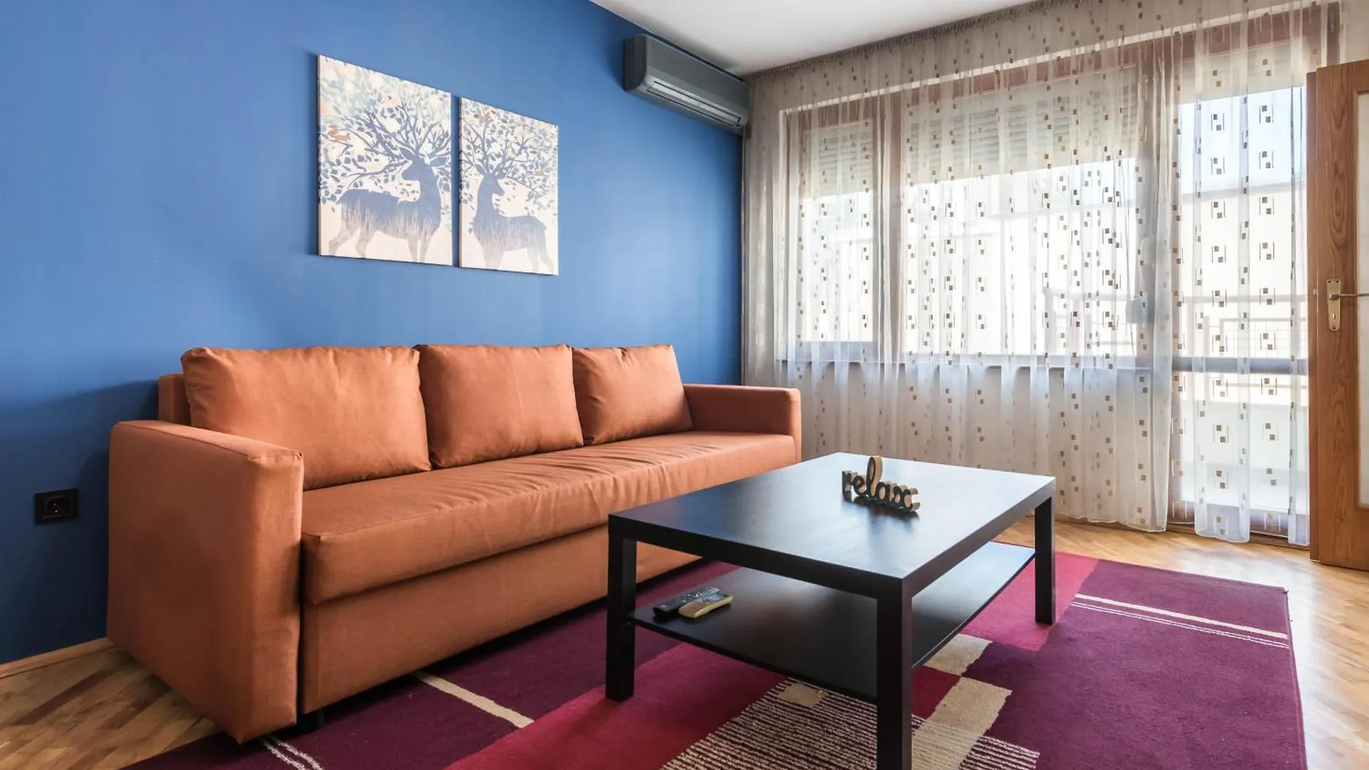 Burov Apartment - Artistic Apartment In The Heart Of Varna Suitable For Up To 4 Guests Bulgaria
